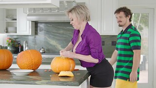 Big tits cougar Dee Williams fucks with her step sprog in the kitchen